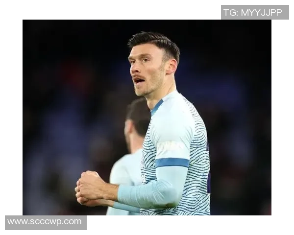 回声报:阿利松已重返训练场,但不会在对阵维拉时首发进场 回声报:阿利松已重返训练场,但不会在对阵维拉时首发进场